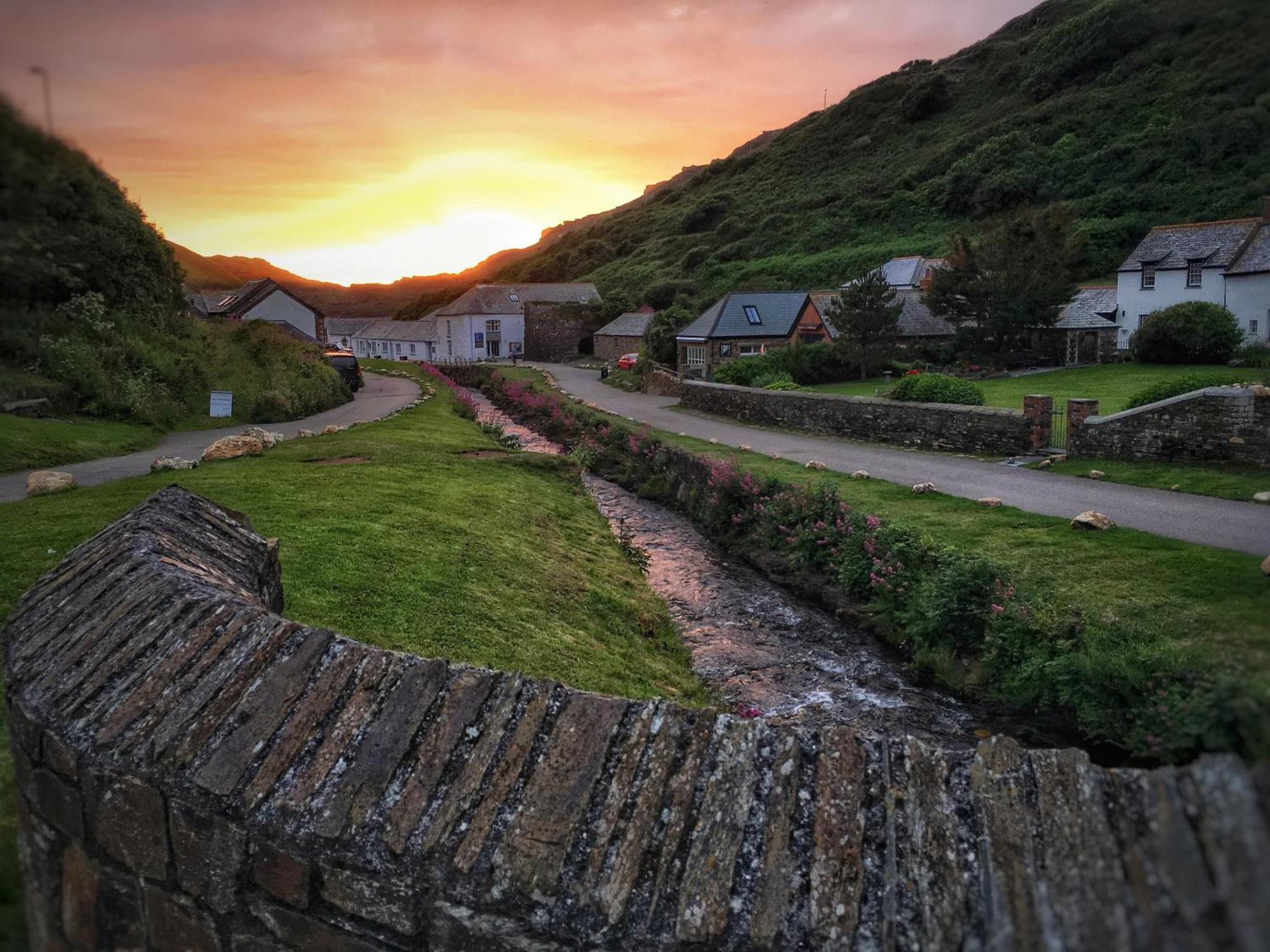 The Riverside Boscastle Bagian luar foto